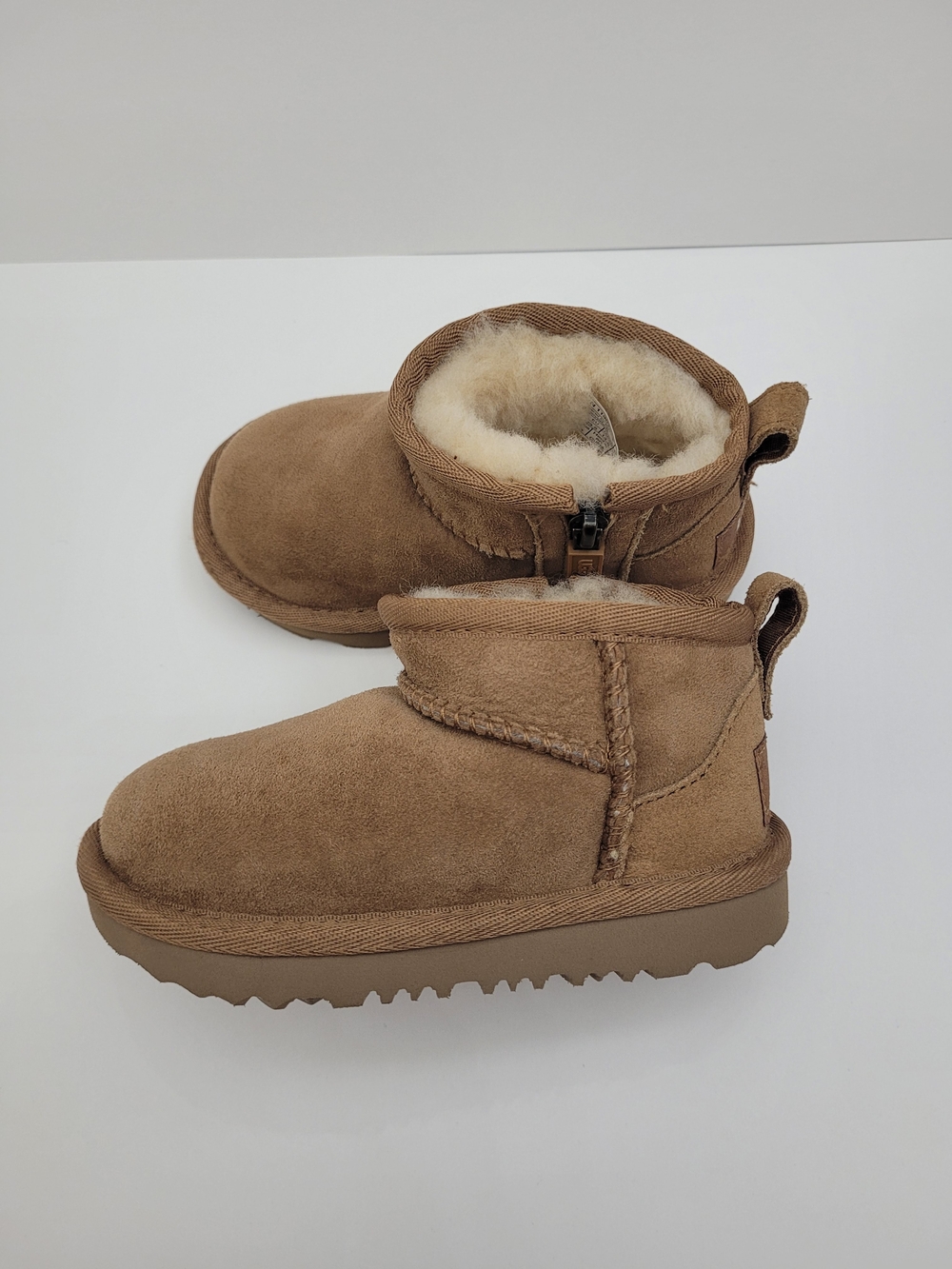 UGG Sz 7 Toddler Classic Ultra Mini Boots Shoes Brown Tan Chestnut